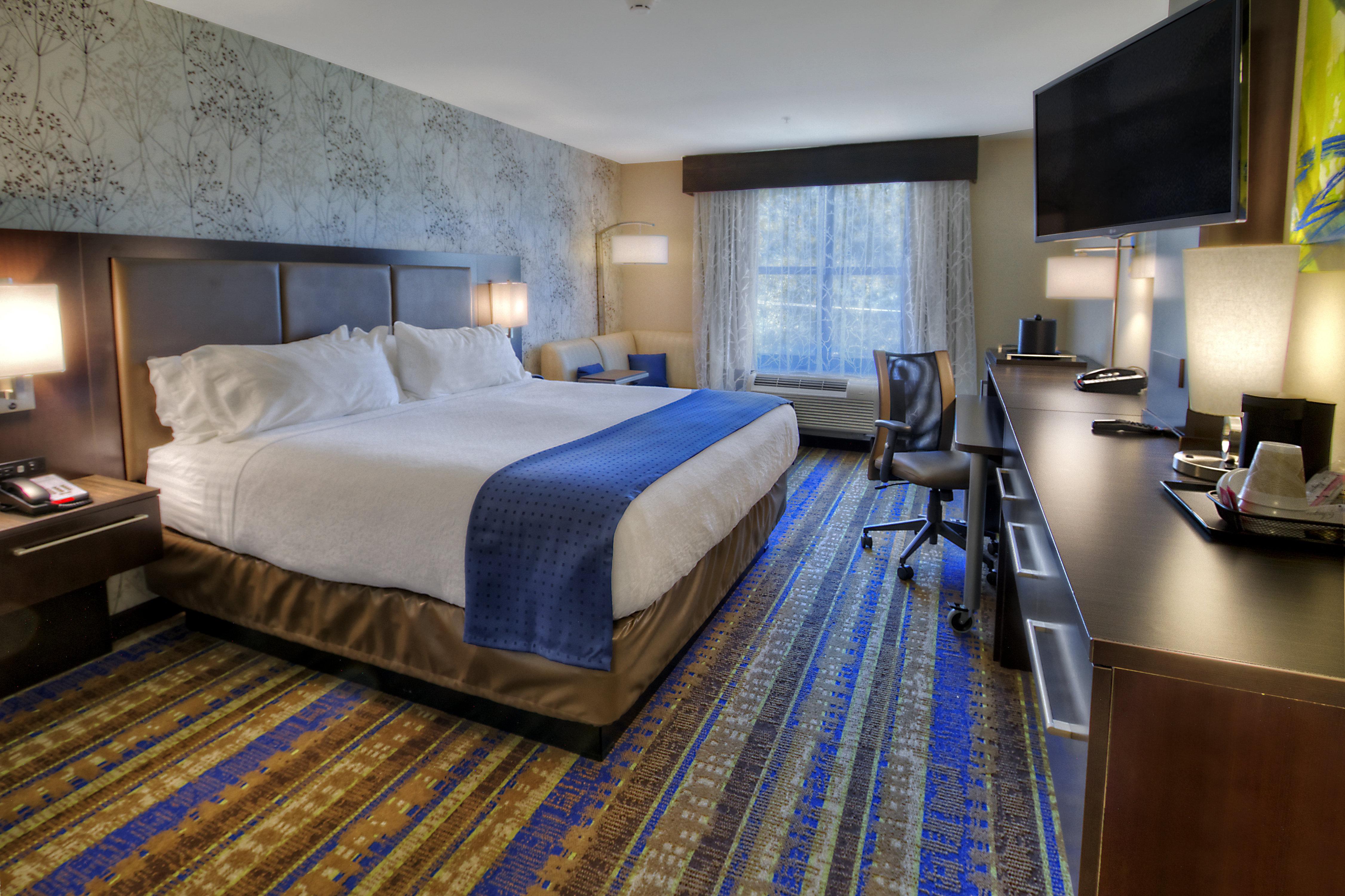 Holiday Inn & Suites Tupelo North By Ihg Exterior photo