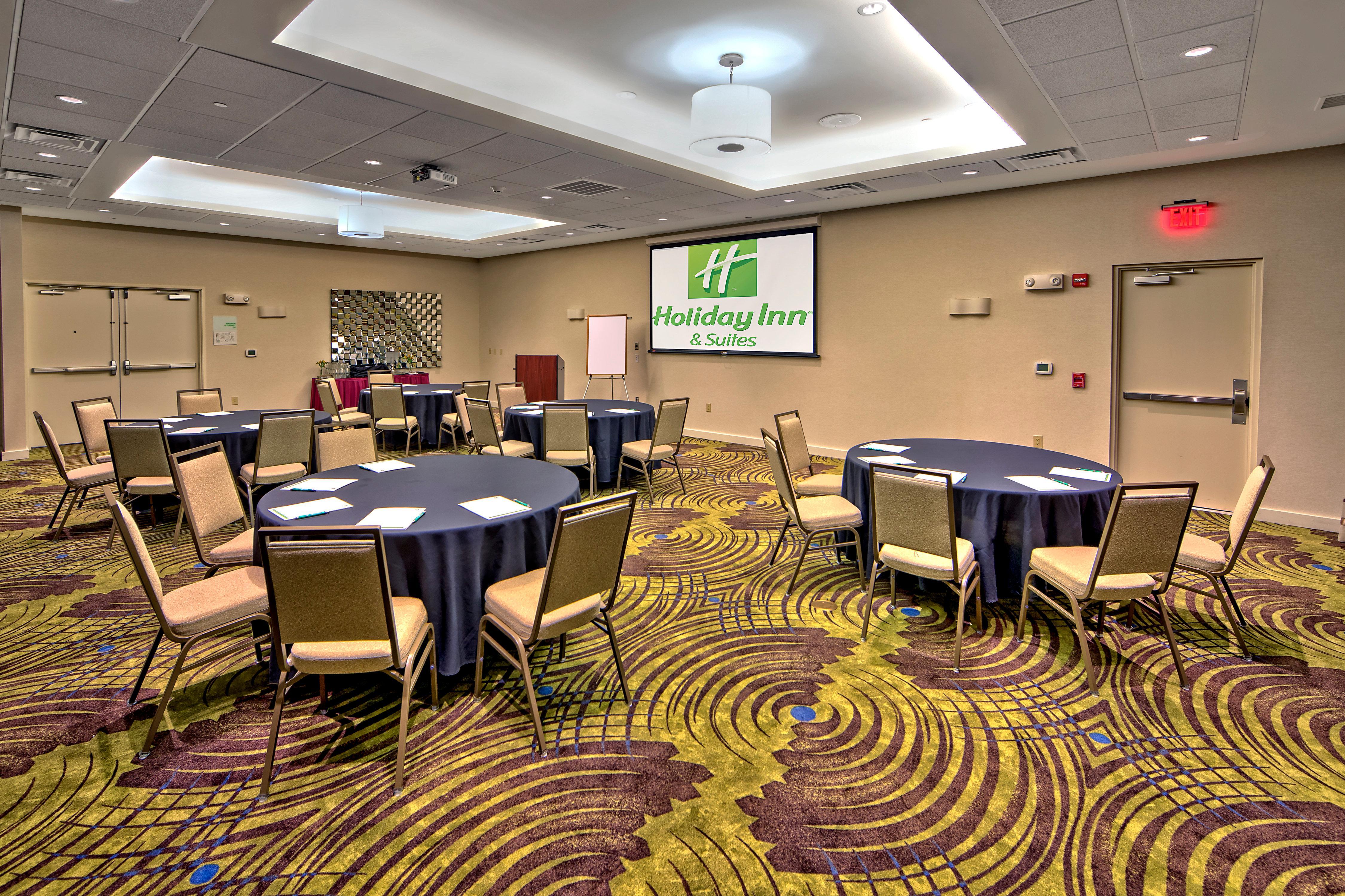 Holiday Inn & Suites Tupelo North By Ihg Exterior photo